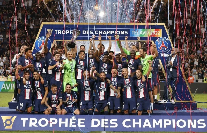 cau thu lionel messi da chuyen den ligue 1 vao nam nao
