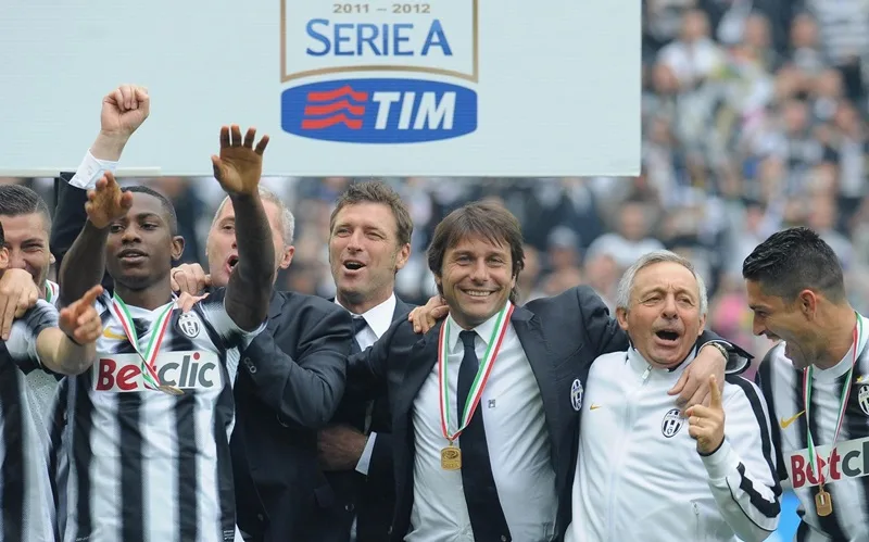 Conte cùng giai đoạn hoàng kim thống trị Serie A trên băng ghế chỉ đạo Juventus.